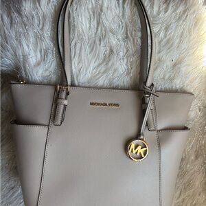 Michael Kors Jet Set East West Top Zip Tote beige cream Saffiano Leather